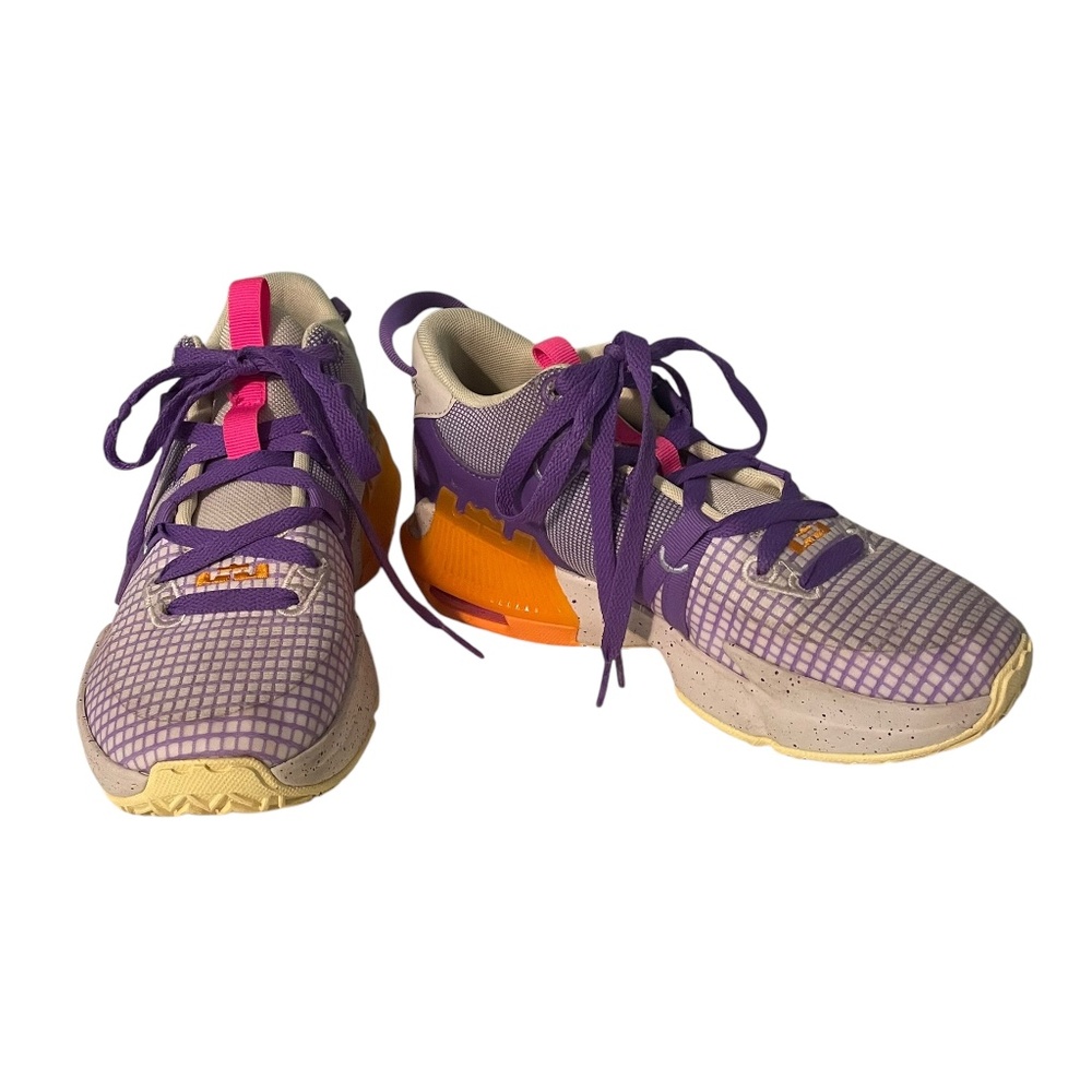 Nike LeBron Witness 7 GS Purple Orange Sneakers Big Kid‎ Size 5.5 Y (Women's 7)
